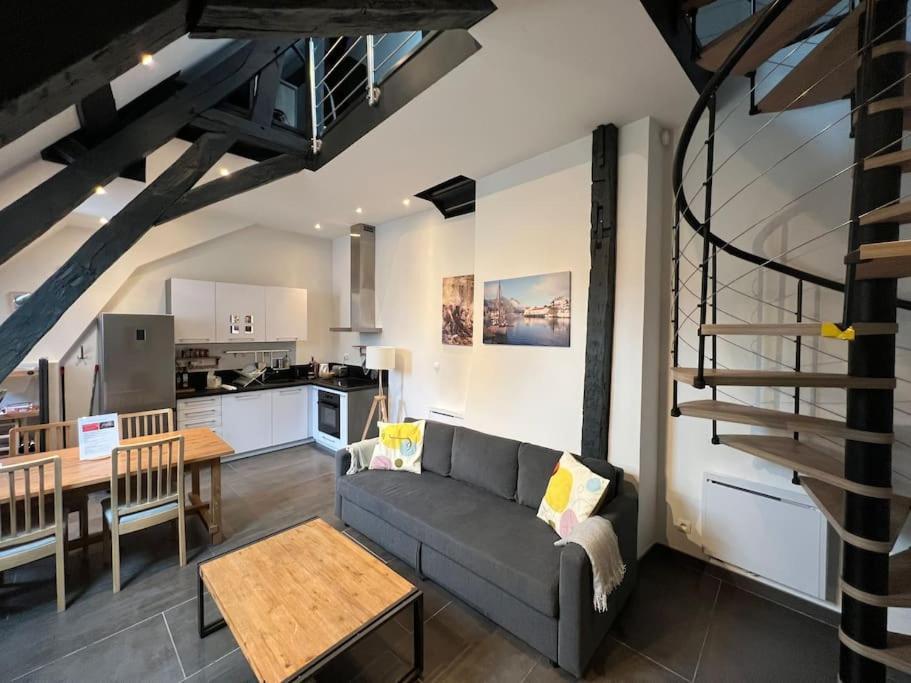 Le Jeannin, Magnifique Duplex 6 Prs - Centre Historique De Dijon Leilighet Eksteriør bilde